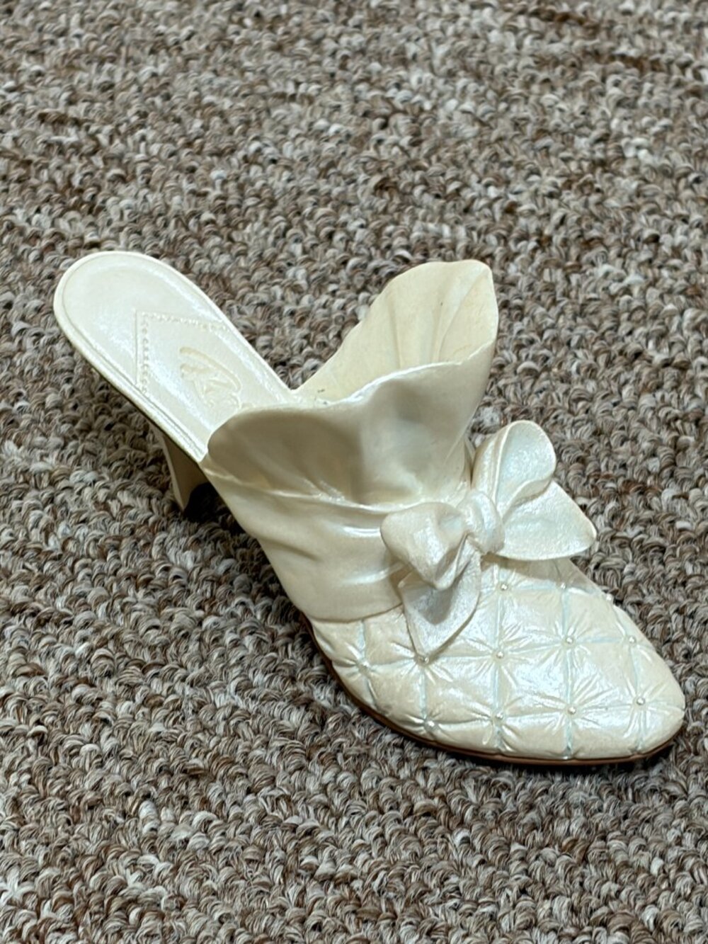 Just The Right Shoe Venus in Pearls